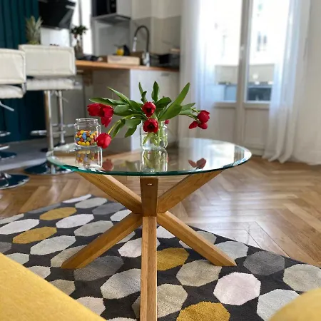 2 Bedroom - Hyper Center - Kitchen - Tramway - Balcony - Air Conditioner - Wifi *